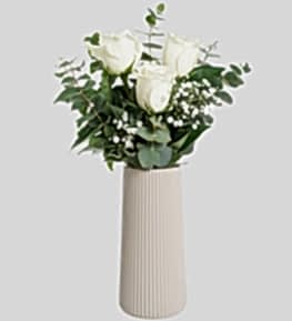 Bej Desenli Vazoda Beyaz G�l