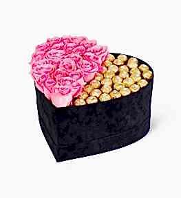 Kalpli Kutuda �ikolata ve Pembe G�ller