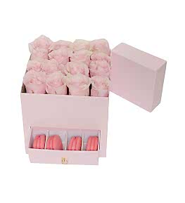 Pembe Kutuda G�ller Makaronlar