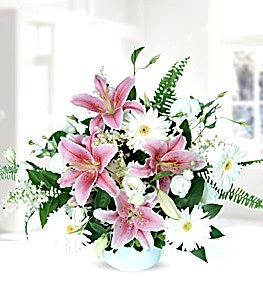 Pembe Lilyum ve Beyaz Gerbera