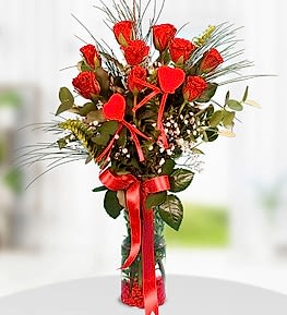 9 K�rm�z� G�l Vazosu ve Kalpler