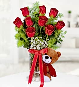 K�rm�z� G�ller ve Ay�c�k