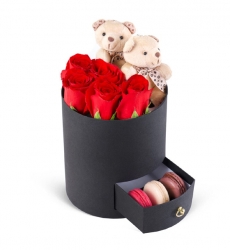 Silindir Kutuda Ayıcıklı Kırmızı Gül ve Makaron Aranjmanı | Bursa Gemlik