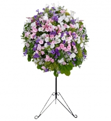 Beyaz, mor, pembe lisyantus ve cipsofilyalar ile hazırlanmış açılış, düğün, nişan ve nikah çiçeği.