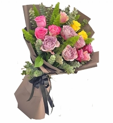 13 Renkli Gül Buketi