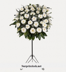 Beyaz Gerberalardan Hazırlanmış Ferforje Aranjmanı