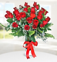 25 Kırmızı Gül Vazosu