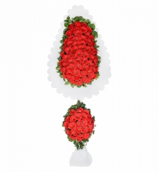 Kırmızı yapay gerberalar ile hazırlanmış nikah, açılış ve düğün çelengi.