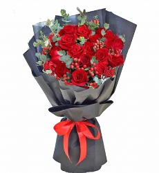 20 Kırmızı Gül Buketi Hiperikumlu