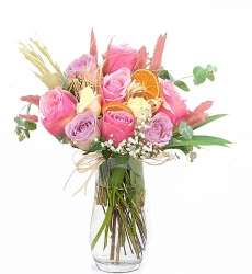 Vazoda 9 Renkli Gül