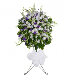 Beyaz, mor lisyantus ve beyaz glayör ile hazırlanmış açılış, düğün, nişan ve nikah çiçeği.